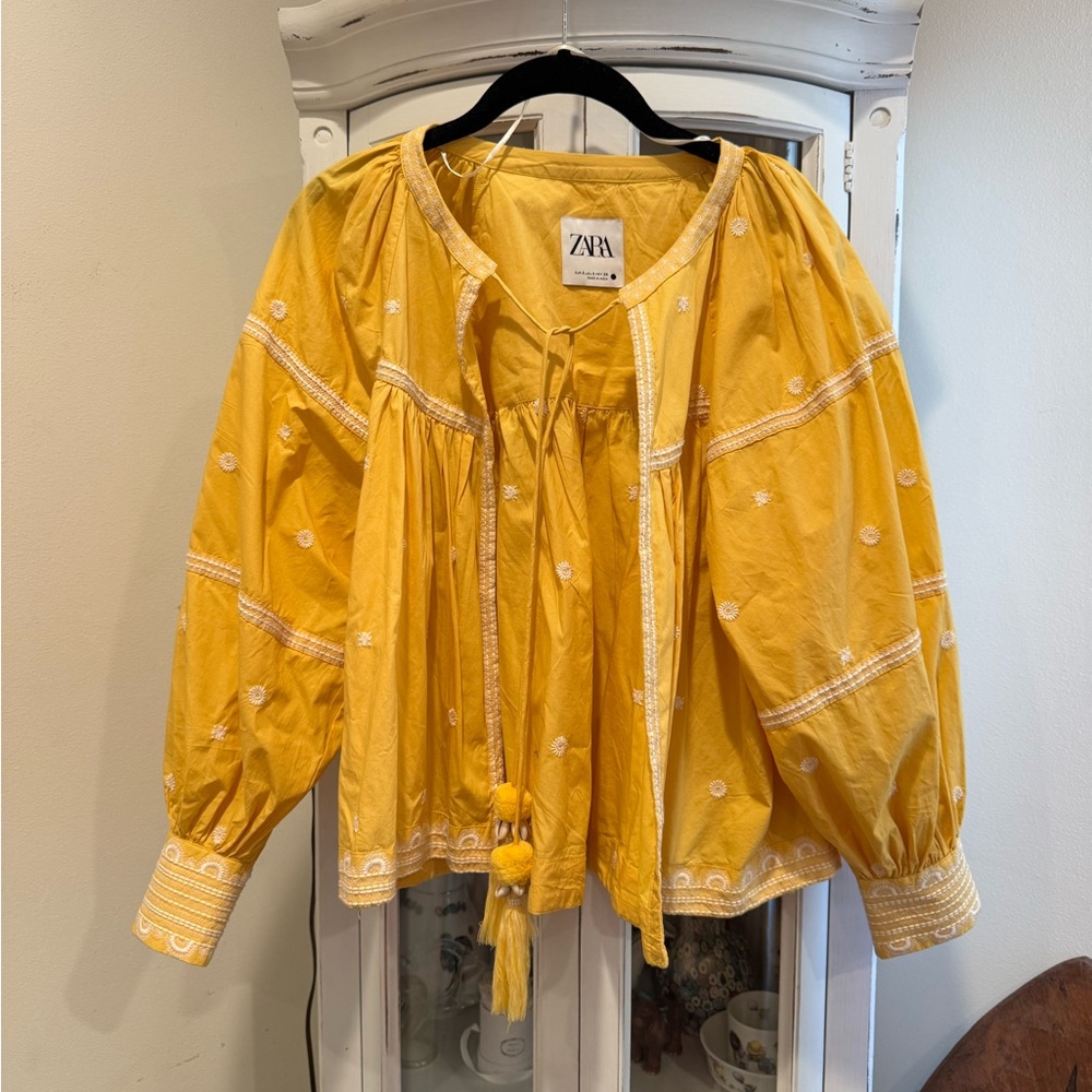 Zara Yellow Blouse with White Detailing - never worn size small